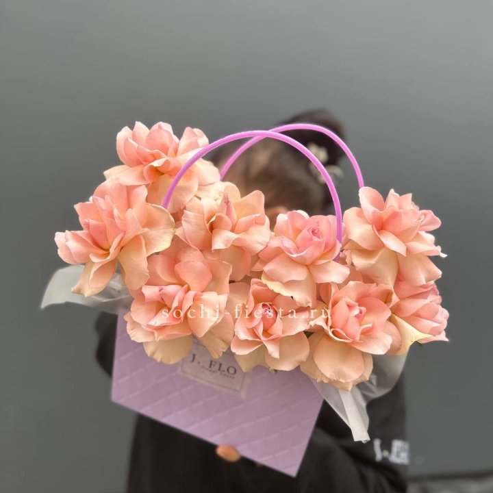 Сумочка с розами "Кети" в Рязани