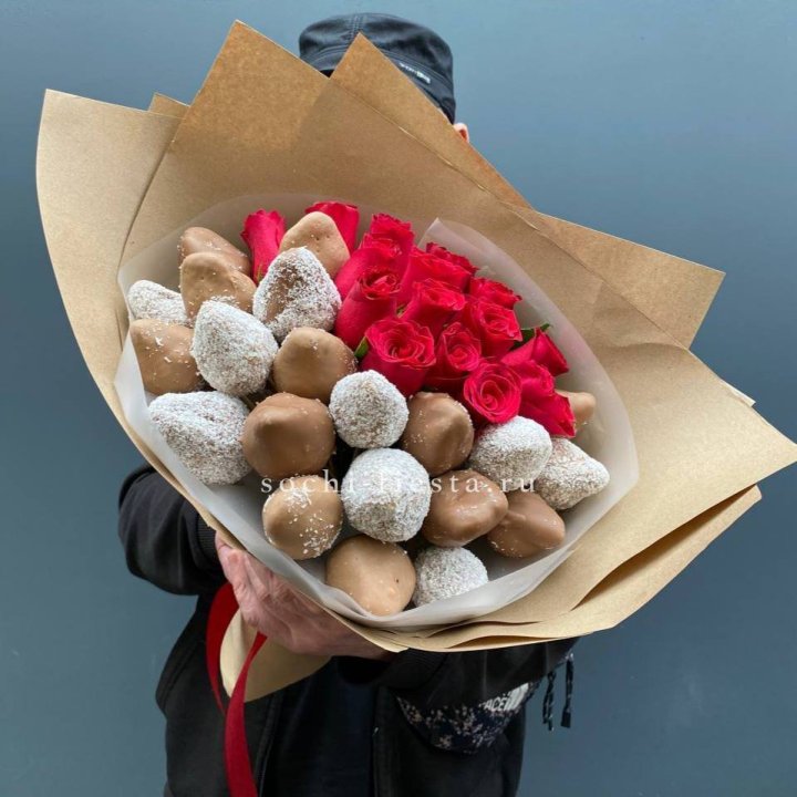 Розы и клубника в шоколаде Мерси в Рязани