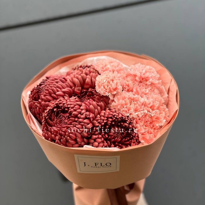 Букет хризантем и диантусов  в Рязани