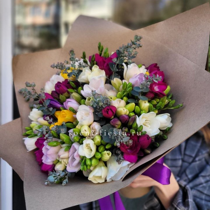 Букет фрезий "Радуга" в Рязани