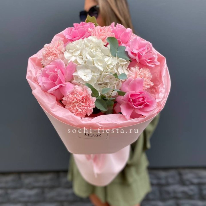  Букет роз и гортензии "Навола" в Рязани