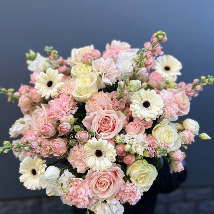 Авторский букет "Нежный" в Рязани