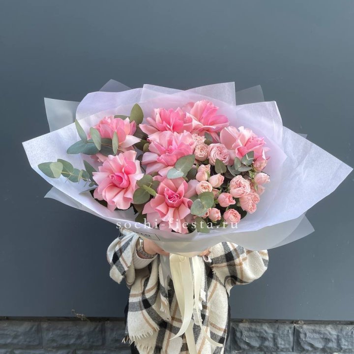 Букет французских и пионовидных роз  в Рязани