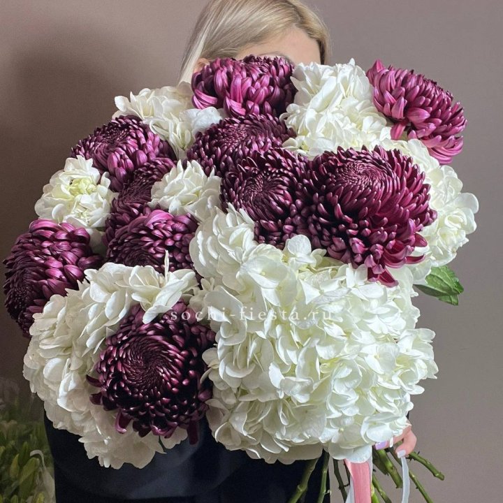 Охапка Бигуди и гортензий в Рязани