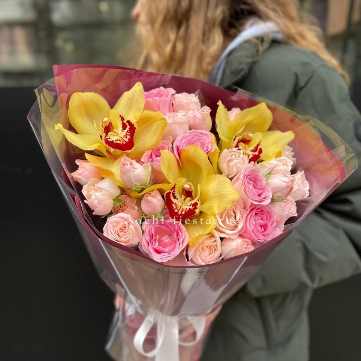  Букет орхидей и роз Есенья в Рязани