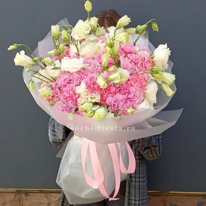 Букет из эустом и диантусов  в Рязани