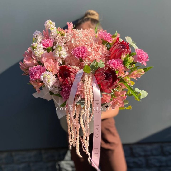 Коробка с цветами "Камикадзе" в Рязани