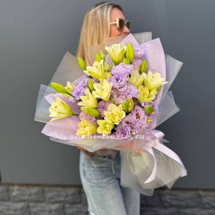  Букет лилий и эустом в Рязани