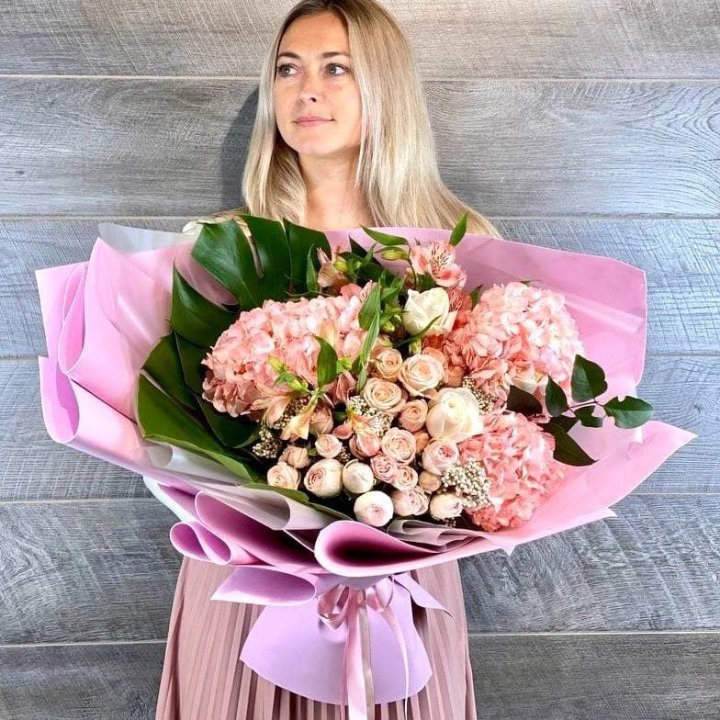 Дизайнерский букет "Валенсия-2" в Рязани