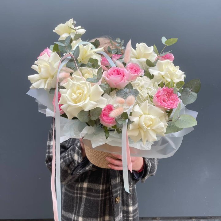 Кашпо с розами в Рязани