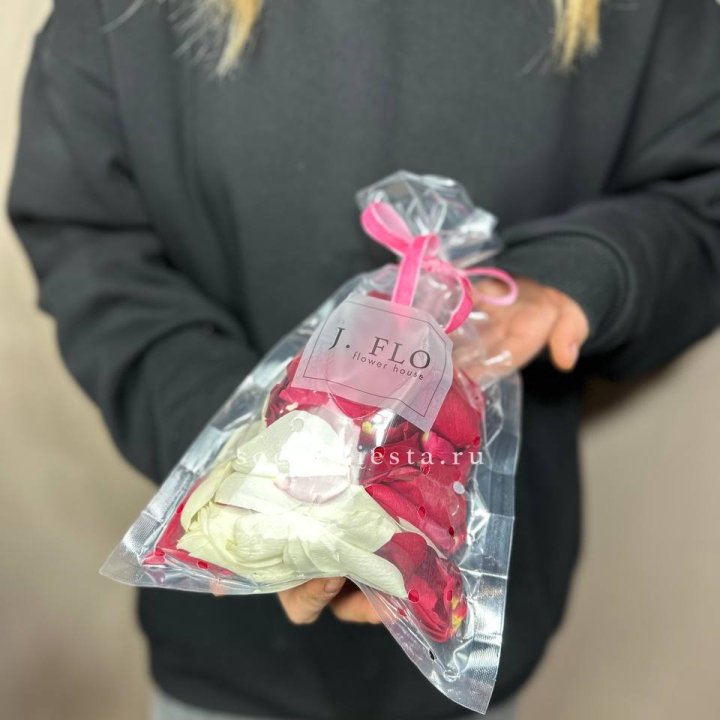 Лепестки роз в Рязани