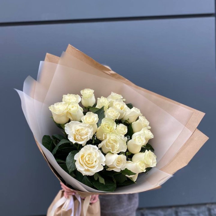  Букет  высоких белых роз   в Рязани