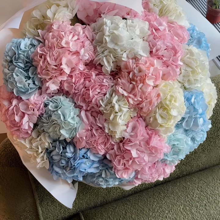 Букет гортензий микс в Рязани