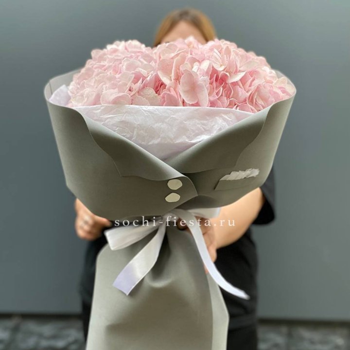  Букет  пиджачок из 5 гортензий в Рязани