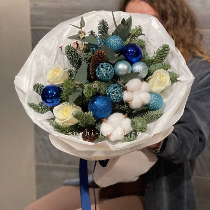 Новогодний букет "Синий иней" в Рязани