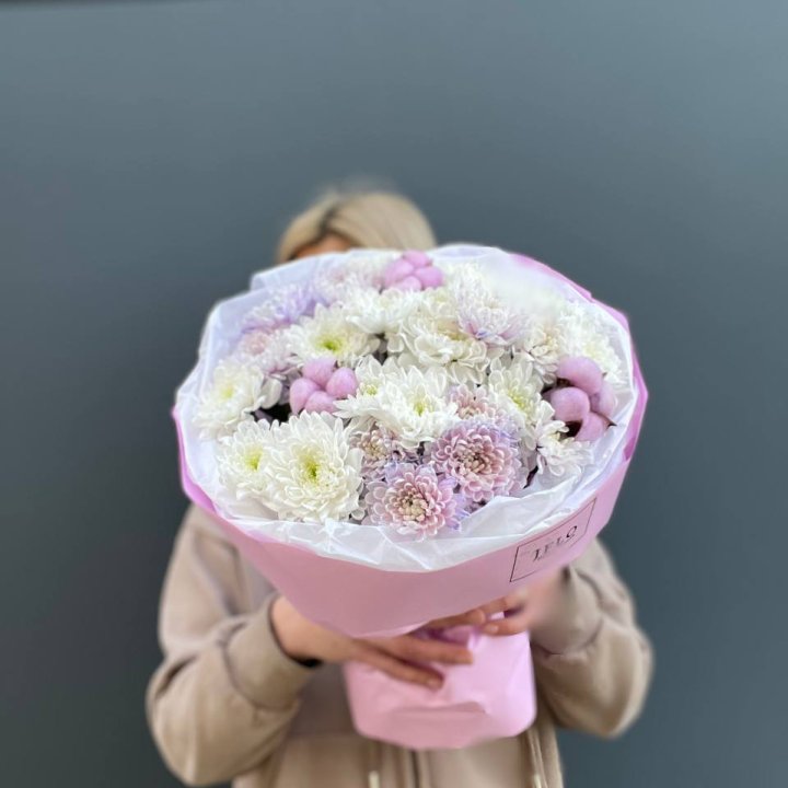 7 нежных хризантем в Рязани