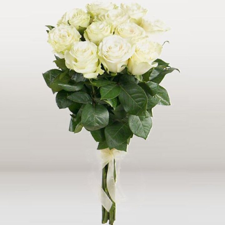 11 белых голландских роз в Рязани