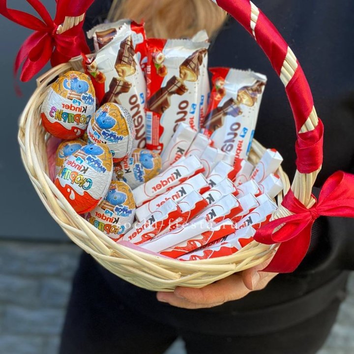 Корзина с киндерами  в Рязани