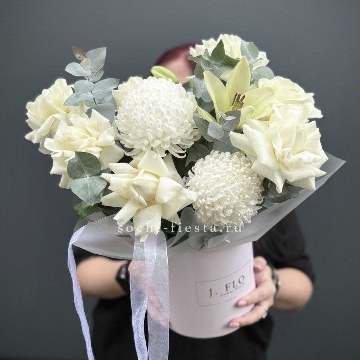 Цветы в шляпной коробке  в Рязани