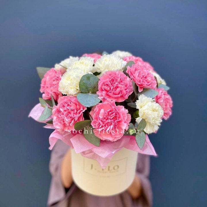 Диантусы в цилиндре в Рязани