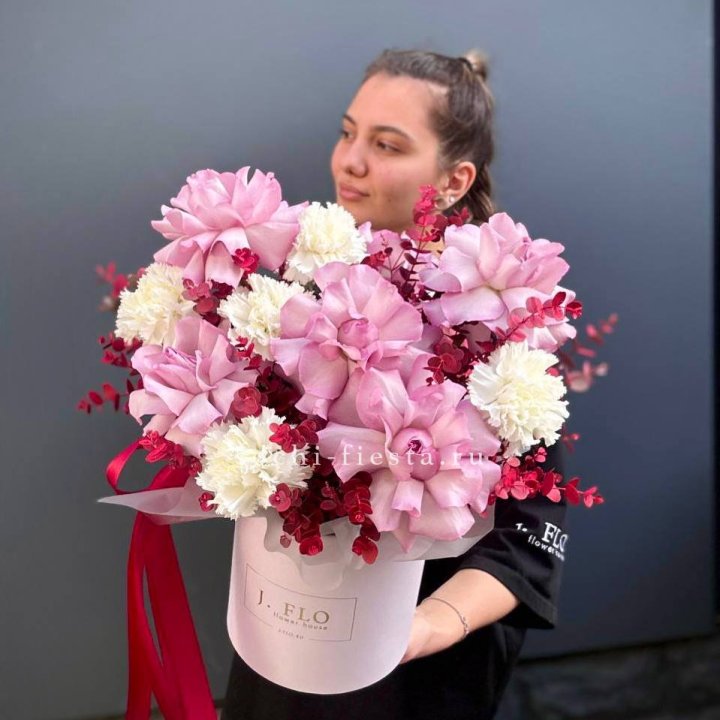 Бокс с французскими розами "Вела вита" в Рязани