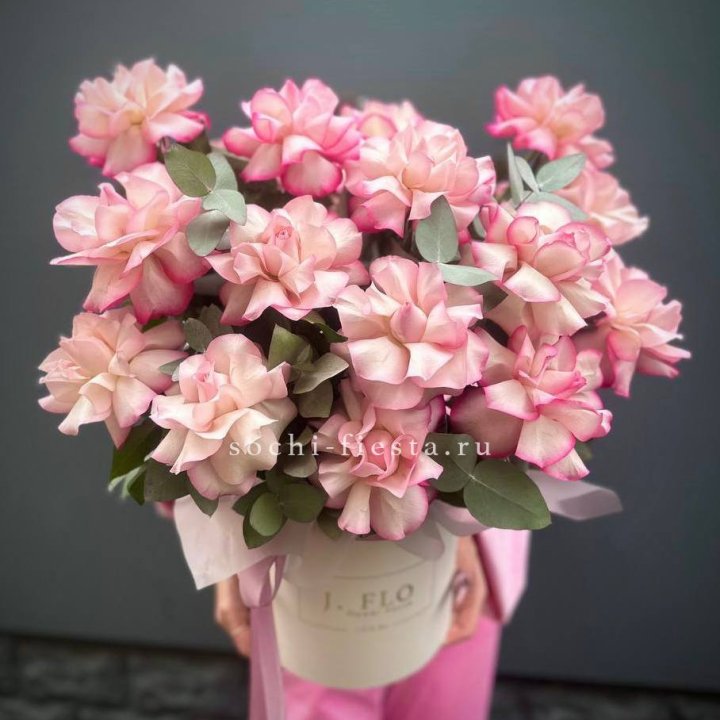 17 Французских  роз Венди в боксе в Рязани