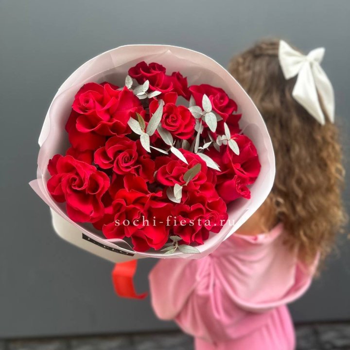 11 Красных французских роз в Рязани