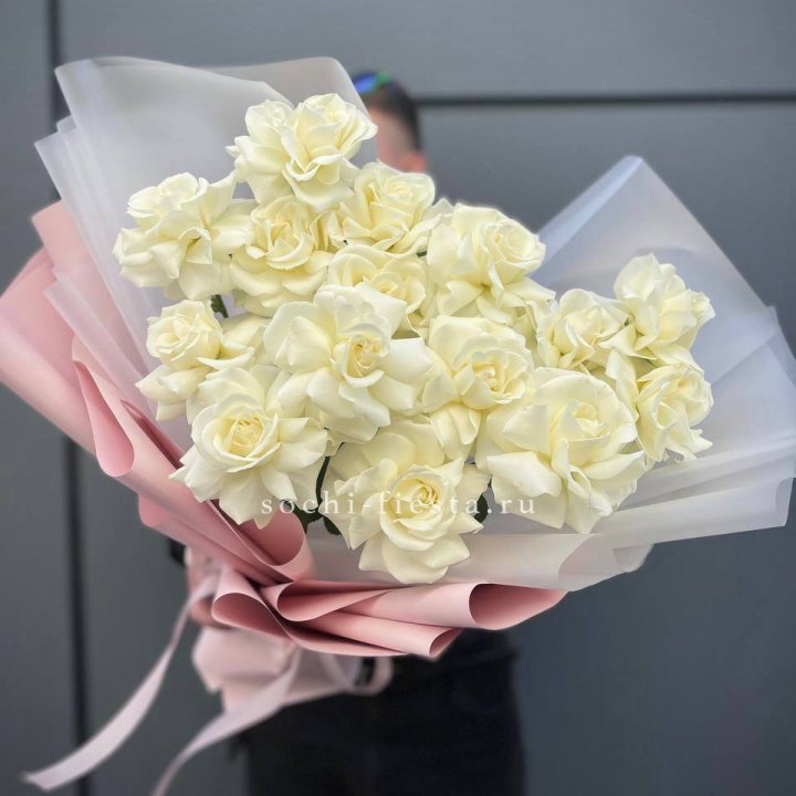 Букет из 15 французских роз Вайт дрим в Рязани