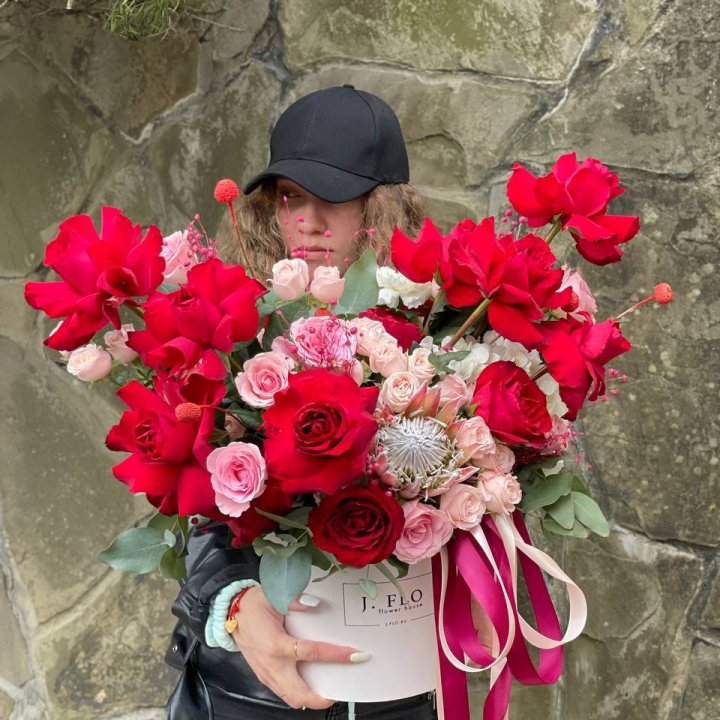 Яркий бокс "Для неё" в Рязани