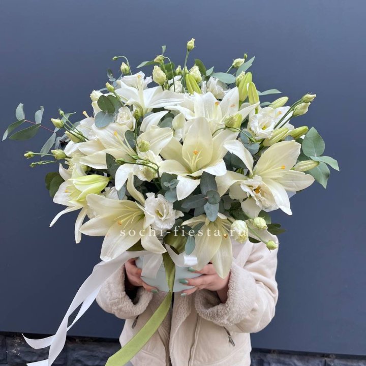 Бокс лилий и эустомы в Рязани