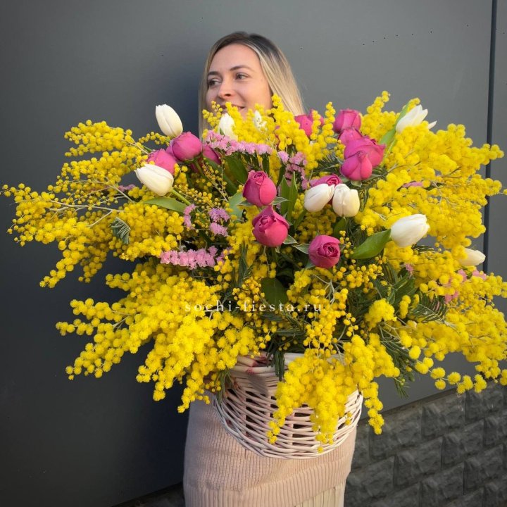 Цветочная корзина с мимозой "Спринг" в Рязани