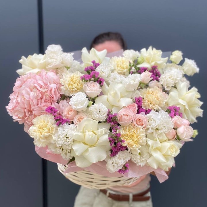 Корзина "Воздушная нежность" в Рязани