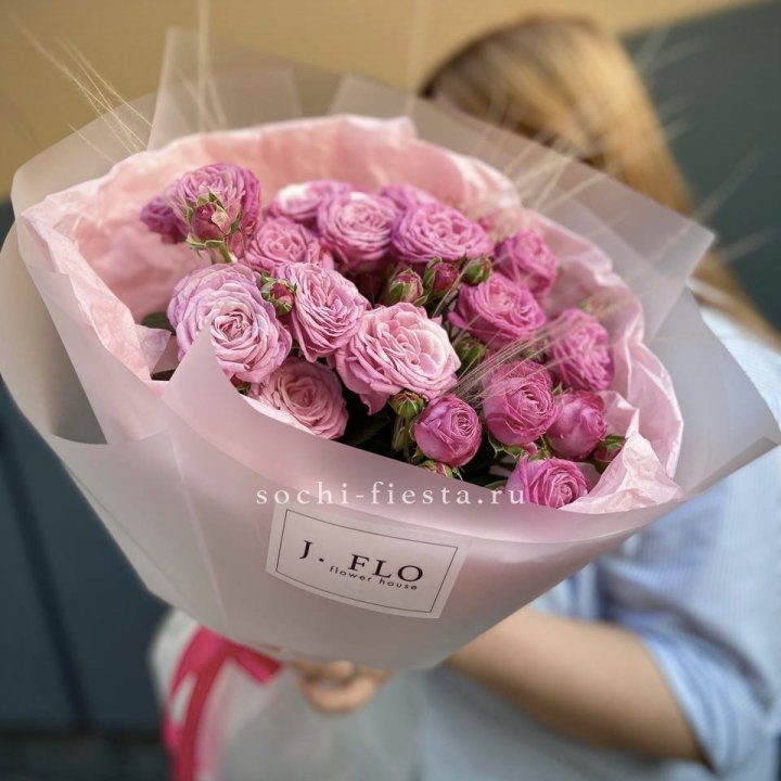 Пионовидные розы Мадам Бомбастик Pink в Рязани