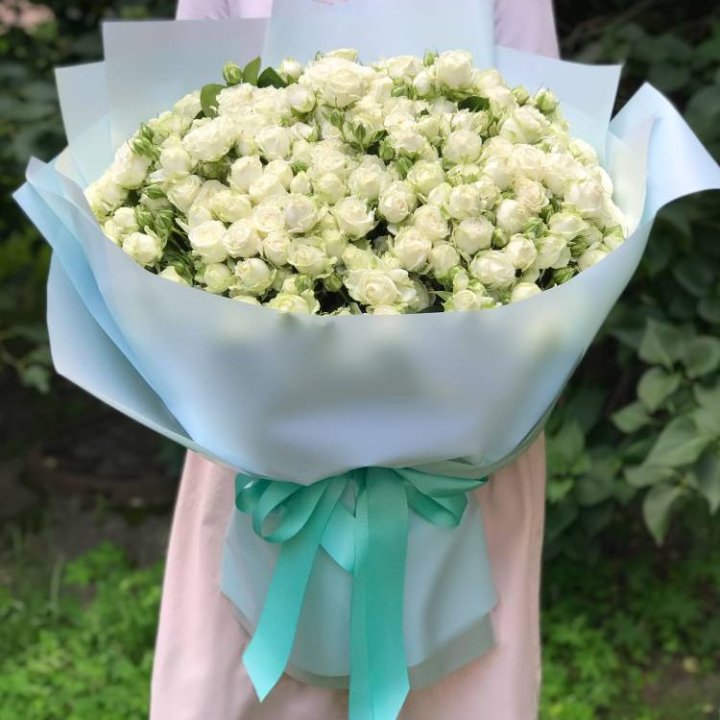51 белая кустовая роза в Рязани
