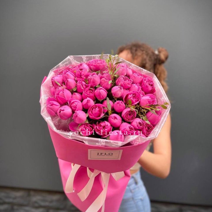 Кустовые розы букет Мисти Баблс в Рязани