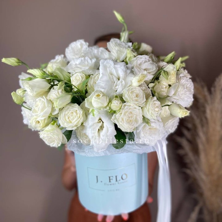 Бокс кустовых роз и эустомы  в Рязани