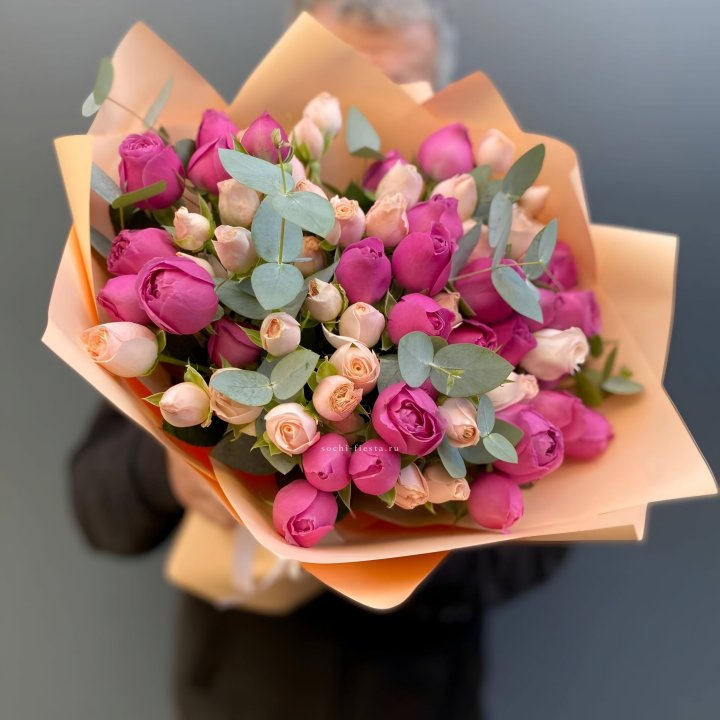 Букет кустовых роз Тендернес в Рязани