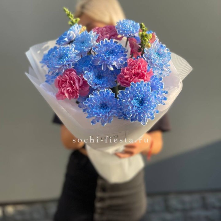 Букет сборный с хризантемой в Рязани