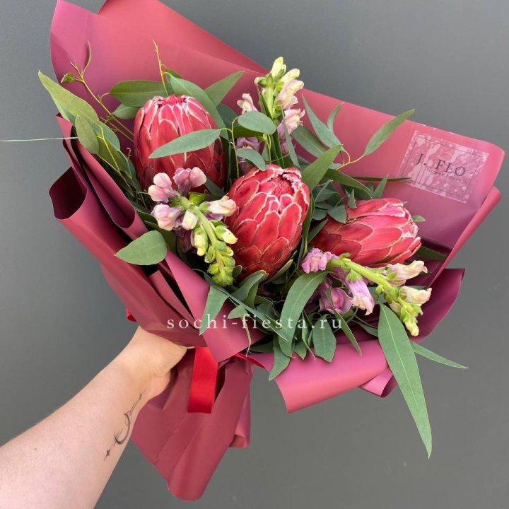 Букет из протеи "Квин" в Рязани