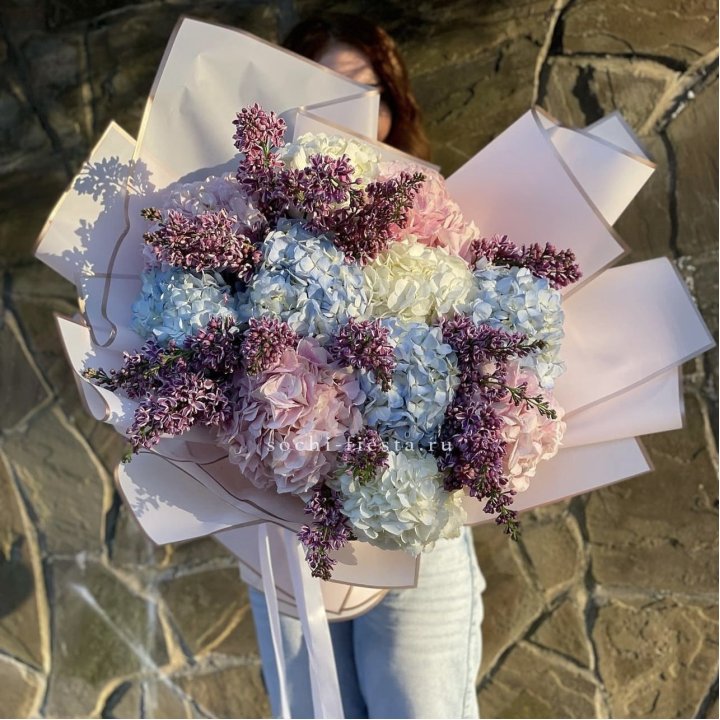 Букет гортензии с сиренью в Рязани