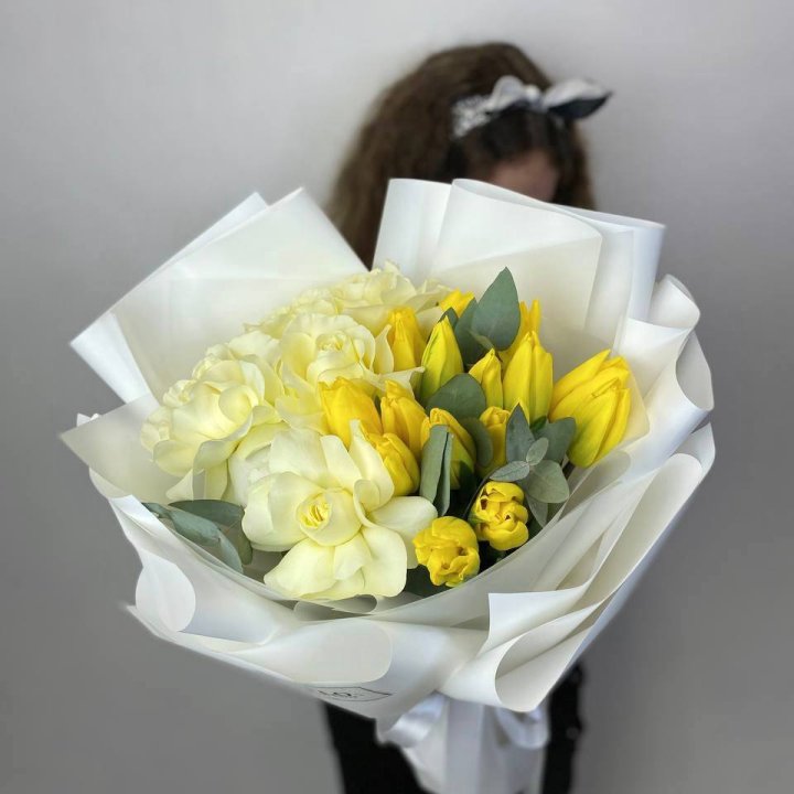 Дуо жёлтые тюльпаны и розы в Рязани