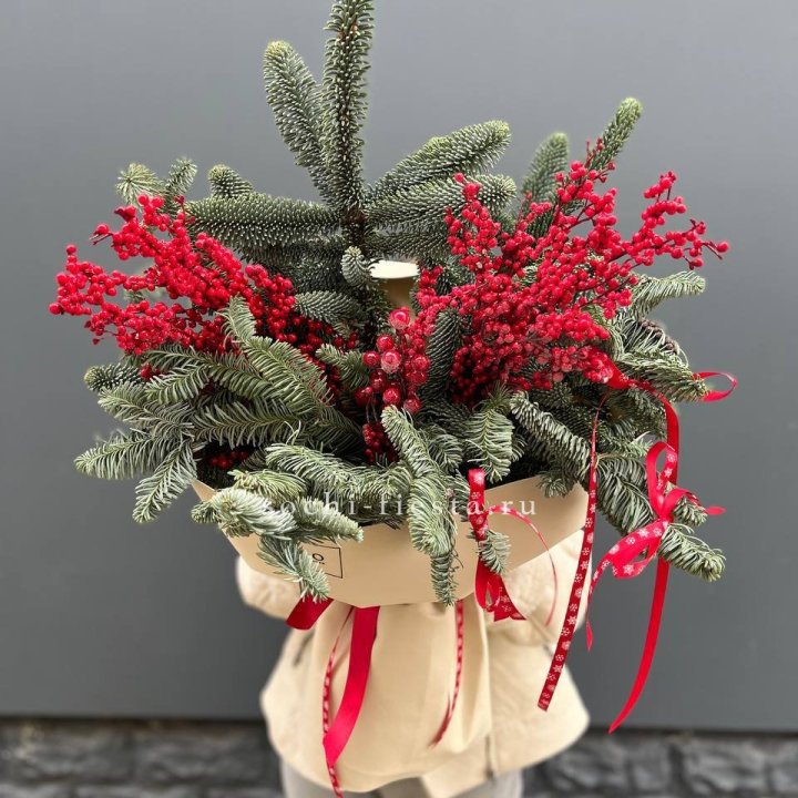 Букет нобилиса и ягод в Рязани