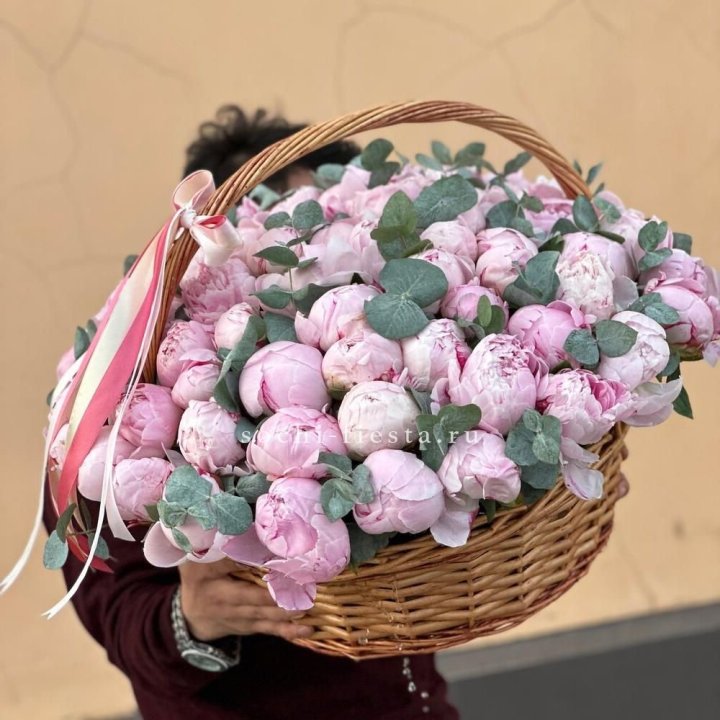 Корзина пионов "75" в Рязани