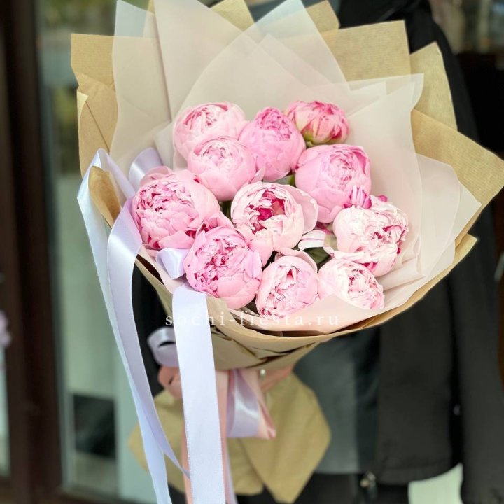 11 пионов в оформлении в Рязани