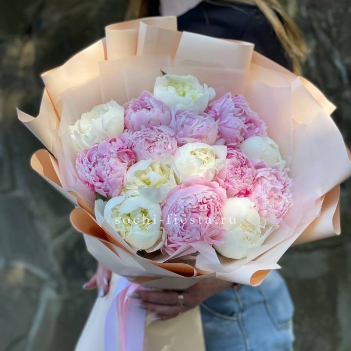 Букет 15 зефирных пионов в Рязани