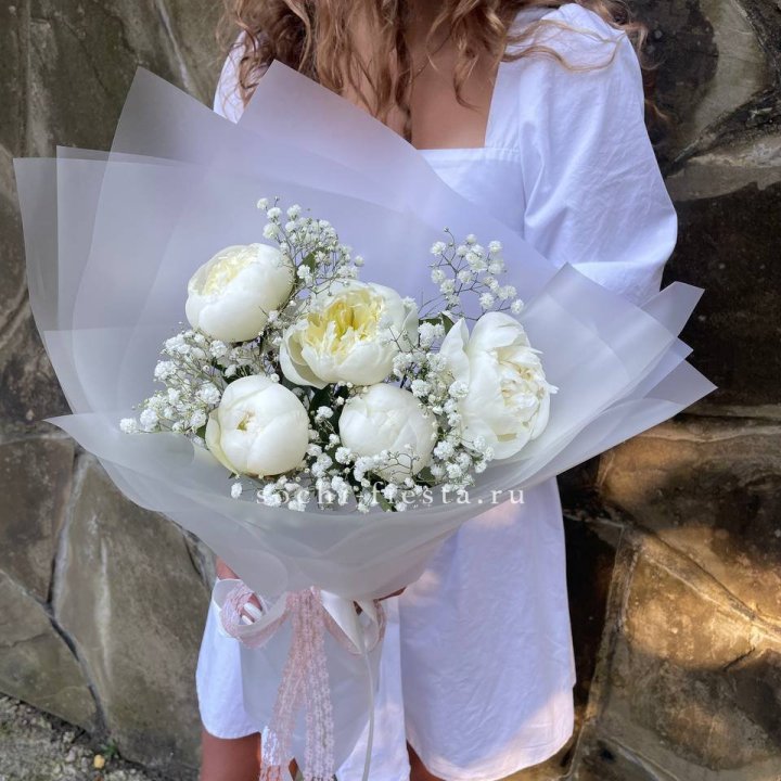 Букет белых пионов "Файв" в Рязани