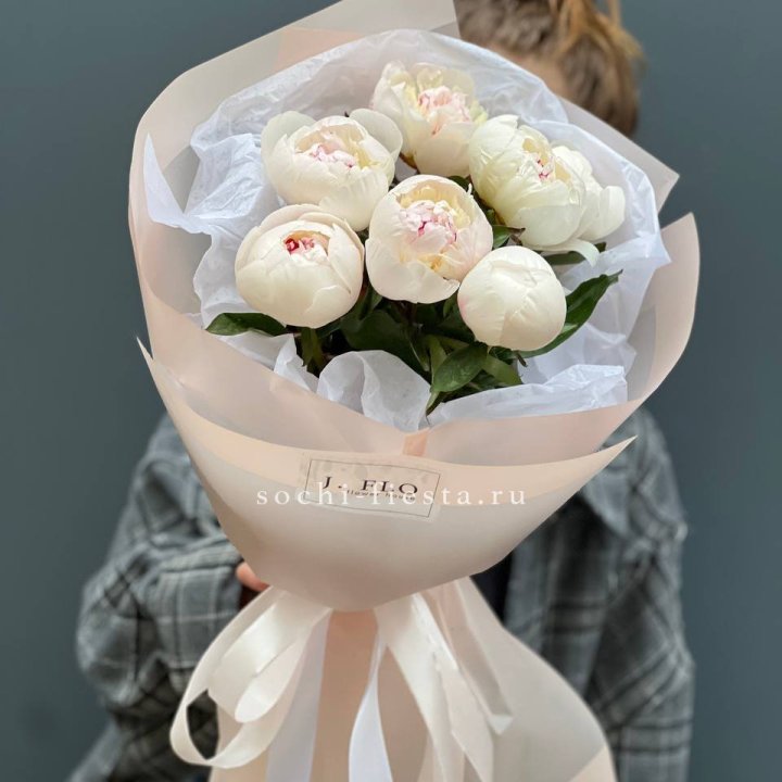 Букет белых пионов в Рязани