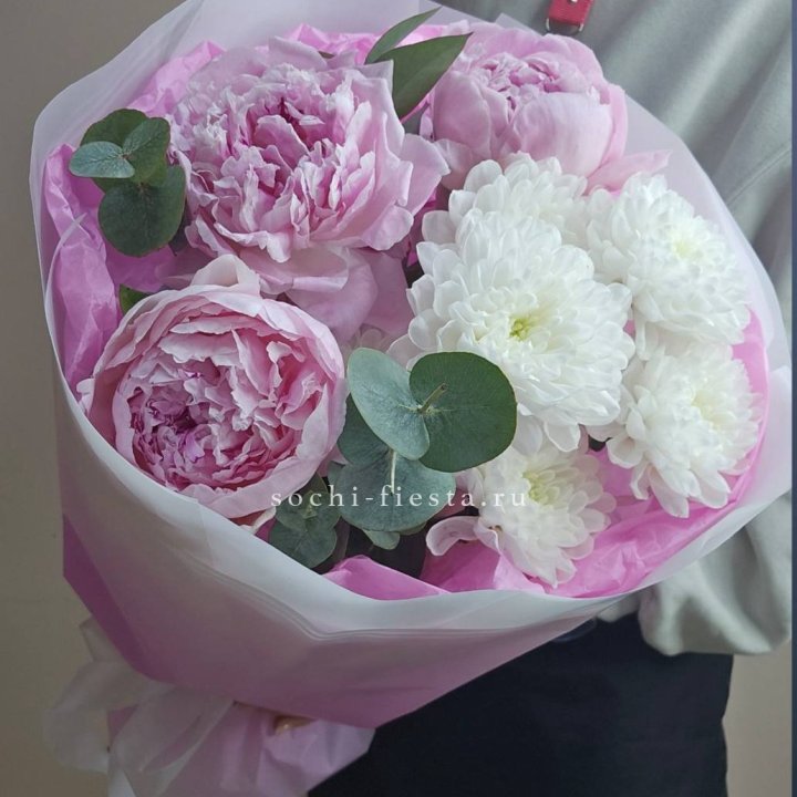  Букет комплимент с пионами в Рязани