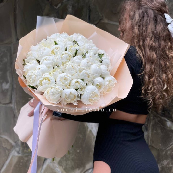 35 белых пион в Рязани
