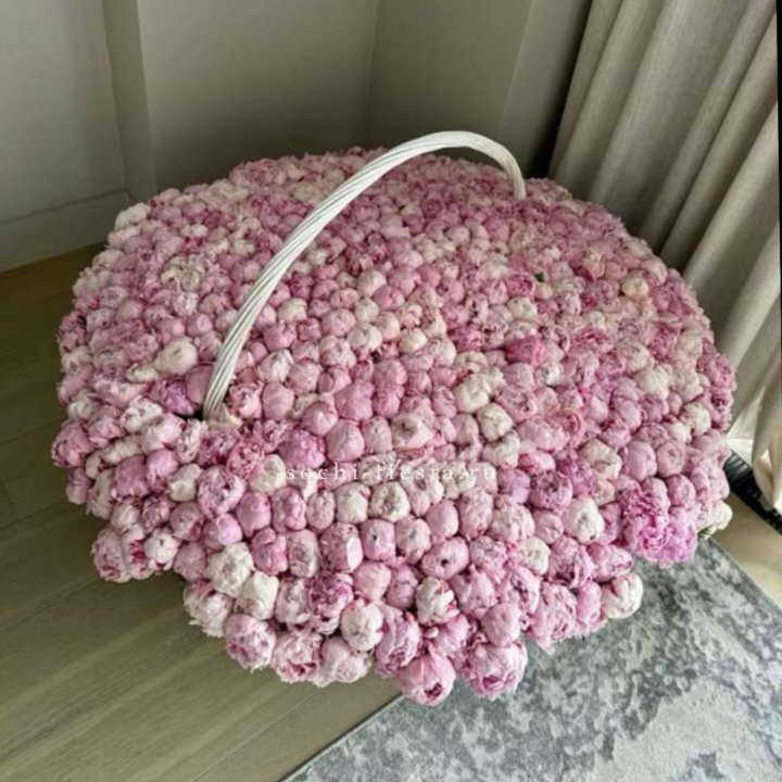 Корзина 555 пионов в Рязани